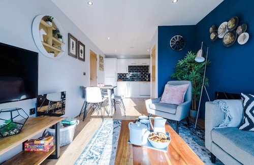 Handsworth Apartment | Glamorous Apartment with Parking in Sheffield