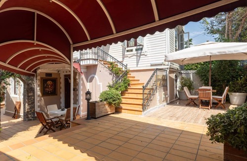 Beylerbeyi Apartment | Glamorous Authentic Studio in Üsküdar