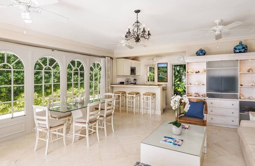 Little Battaleys Villa | Glamorous Beachfront Estate - Leamington