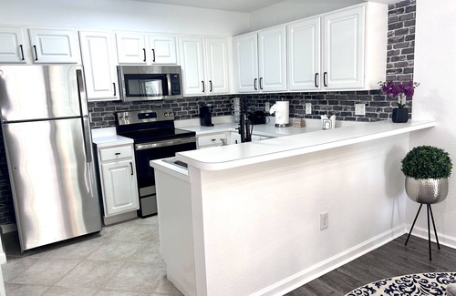 Winkler Apartment | Glamorous Fort Myers Getaway! Condo Resort Style!