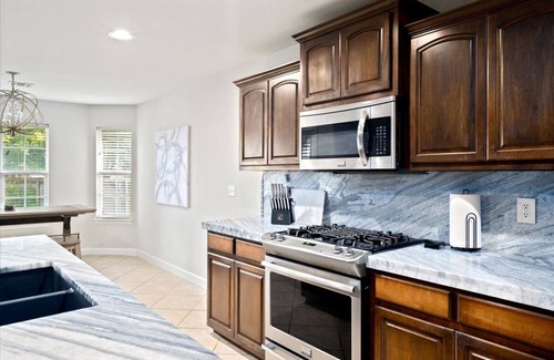 Bixby House | Glamorous Fox Hollow located in Bixby, OK