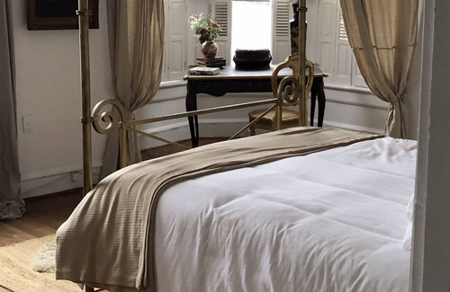 Pottsville House | Glamorous Funky Antique Filled Mansion on Mahantongo