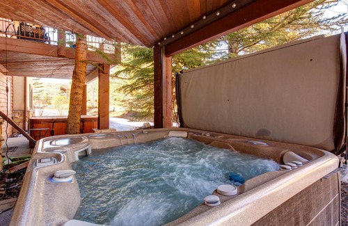 Park Meadows House | Glamorous Gallivan Loop