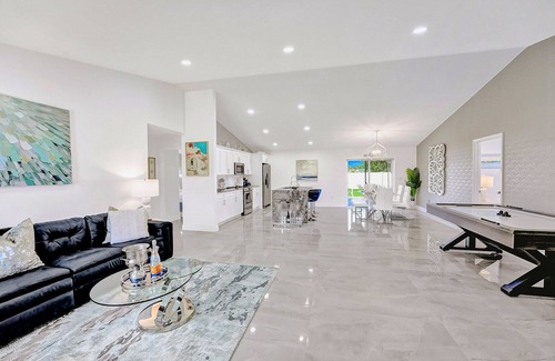 Delray Beach House | Glamorous New Built Heated Pool Home, Tiki Hut, Huge Patio, Air Hockey Near Ave