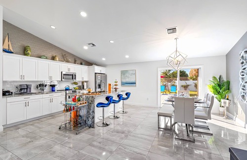 Delray Beach House | Glamorous New Built Heated Pool Home, Tiki Hut, Huge Patio, Air Hockey Near Ave