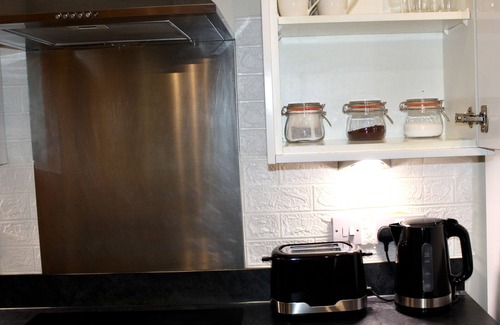 Upper Edmonton Apartment | Glamorous two bed flat