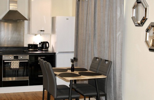 Upper Edmonton Apartment | Glamorous two bed flat