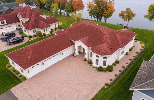 Alexandria House | Glamorous Villa on Fantastic Lake Carlos