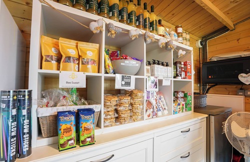 Attleborough Cabin | Glamp and Tipple