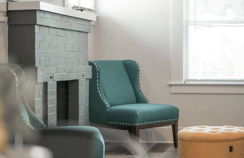 Raisin House | Glamp Tower District Home W/ Fast WiFi & Fire-Pit