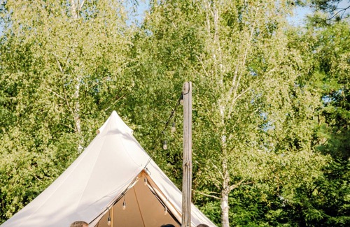 Chocianow Apartment | Glampine - Luxurious glamping tents in the Seru forest