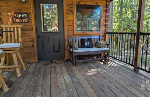 Clayton Cabin | Glamping at Tiny House!nPerfect Romantic Cabin Getaway on Horse Farm