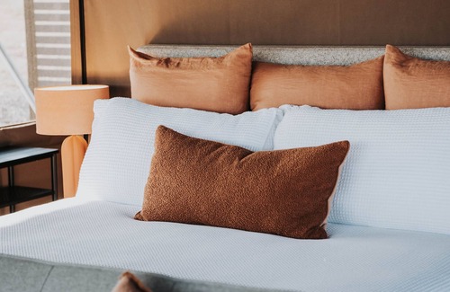 Glen Davis House | Glamping at Wildnest Farmstay - Honeyeater