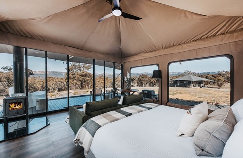 Glen Davis House | Glamping at Wildnest Farmstay - Kookaburra