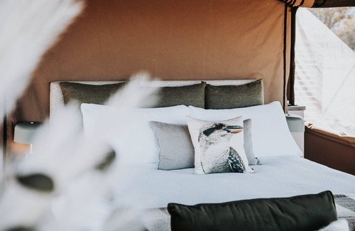 Glen Davis House | Glamping at Wildnest Farmstay - Kookaburra