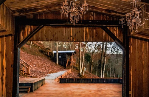 Lynx Cabin | Glamping Cabin | Huge Window | Unique Boulder Views