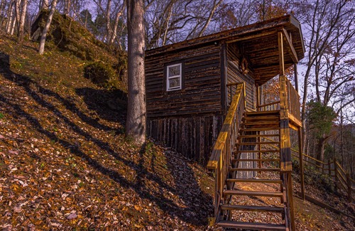 Lynx Cabin | Glamping Cabin | Huge Window | Unique Boulder Views