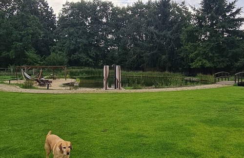 Fredersdorf Cabin | Glamping in a heated camping barrel at Leo's Farm