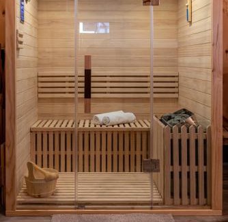 Hrib pri Hinjah House | Glamping Happiness with Natural Pool