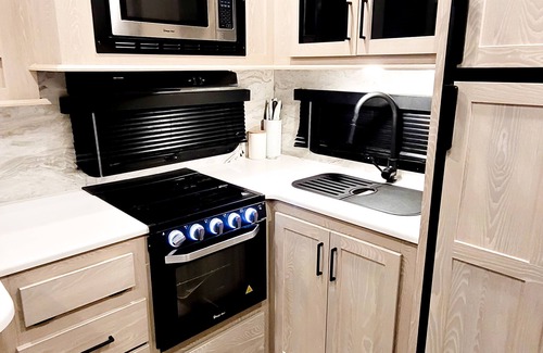 Reynolds House | Glamping in the whiteshell