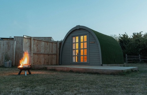 Chippenham Cabin | Glamping in Wiltshire the Green Knoll is a charm