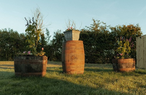 Chippenham Cabin | Glamping in Wiltshire the Green Knoll is a charm
