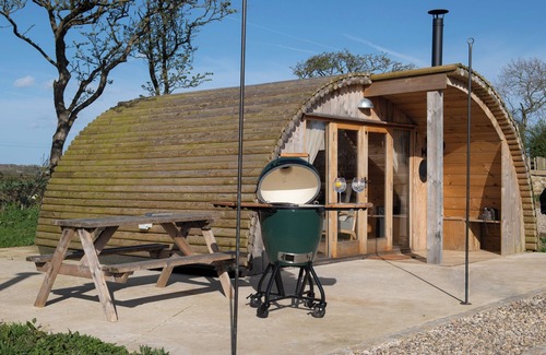Muston Cottage | Glamping Pod 2 Presence