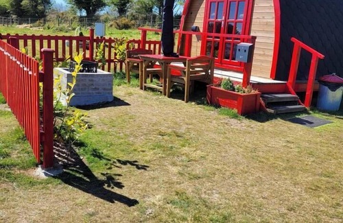 Stenalees Cabin | Glamping Pod in St Austell, Sleeps 2 with Spa Pool
