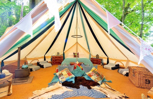 Penwood Ski Chalet | Glamping Pods in Woolton Hill near Highclere