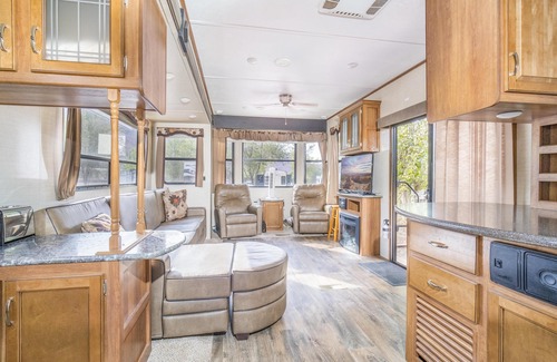 Moab South Valley House | Glamping RV #40 - Large Glamping RV #40