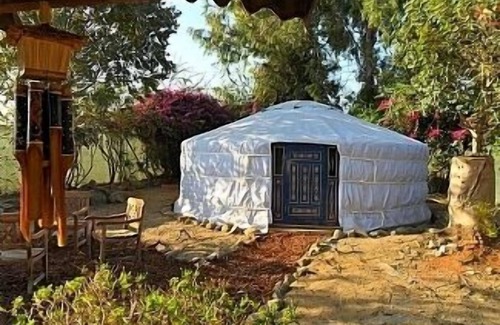 Almayate Bajo Bed & Breakfast | Glamping Spain - Mongolian Yurt - Wooden Chalet - Close To Beach!
