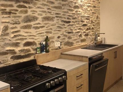 Crespin Other | Glamping tent in de rust, met zwembad, badkamer en keuken