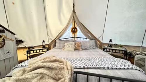 Mount Jackson Other | Glamping tent on farm Mountain views