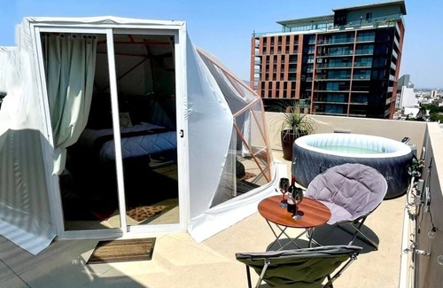 Lafayette RV Rental | Glamping with jacuzzi on 15th floor, Great View