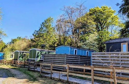 Llanfair Caereinion Cabin | Glan yr Afon Tri - Relax, Recuperate, Enjoy