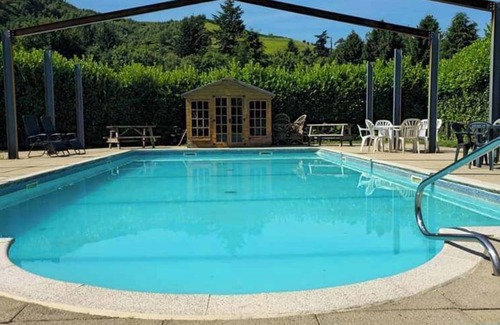 Llanfair Caereinion Cabin | Glan yr Afon Un - Relax, Recuperate, Enjoy