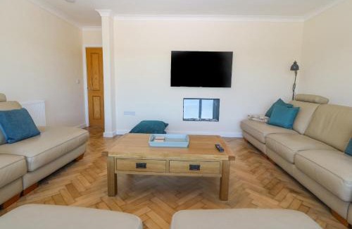 Ty Croes House | Glanffraw