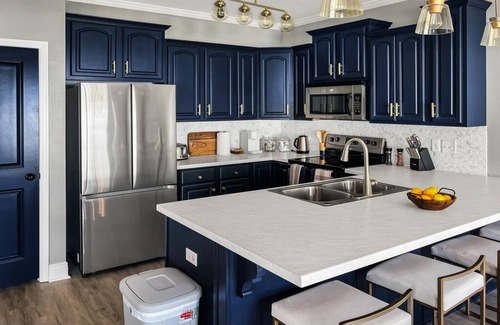 Northport House | Glaring & Modern 3BR 2BTH Home 13 Min DT Stadium - Lux Backyard