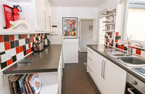 Garn Fadryn House | Glascoed