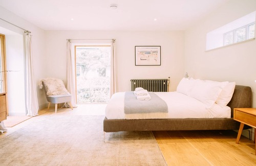 Kington House | Glasnant - Luxury House in the woods with Hot Tub