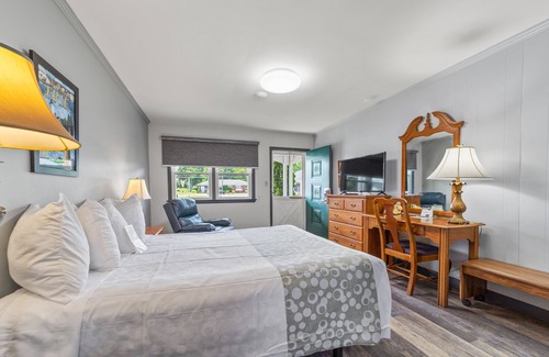 Erie Hotel | Glass House Inn Erie Near I-90 & I-79
