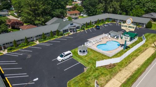 Erie Hotel | Glass House Inn Erie Near I-90 & I-79
