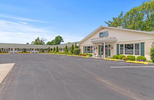 Erie Hotel | Glass House Inn Erie Near I-90 & I-79