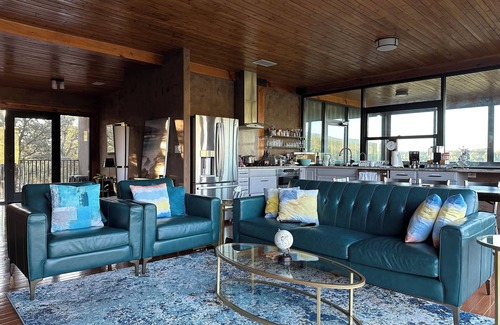 Zuzax House | Glass House with Hot Tub and Sauna