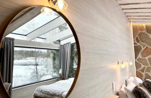 Kuusa House | Glass Igloos by the water - Lasisviitit