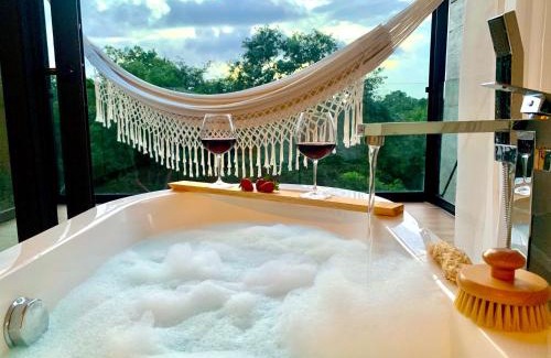 Villa Juarez Villa | GLASS JUNGLE VILLA with amazing green views -10 min DT