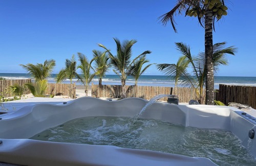 Itacare House | Glass lacquer! Jacuzzi on the sand with gourmet area!