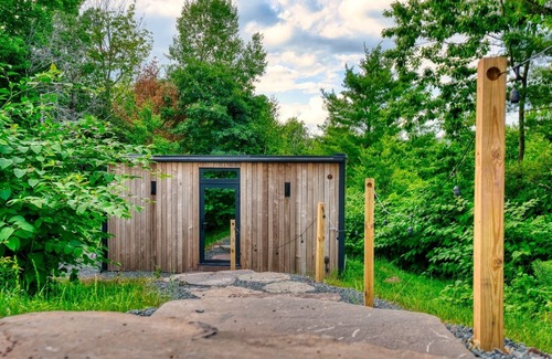 Windham Condo | GLASS MIRROR CABIN - HAUS WINDHAM