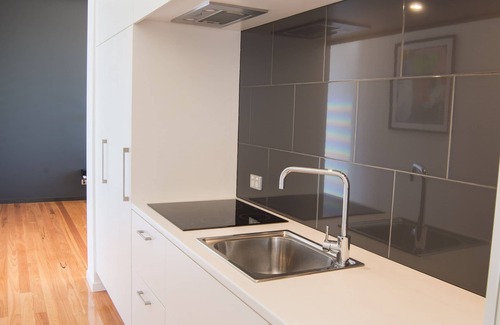 Glass House Mountains Apartment | Glass On Glasshouse