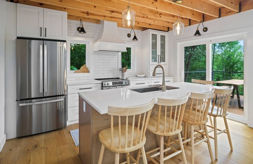Nellysford House | "Glass & Pine" Home close to Bold Rock & Vineyards